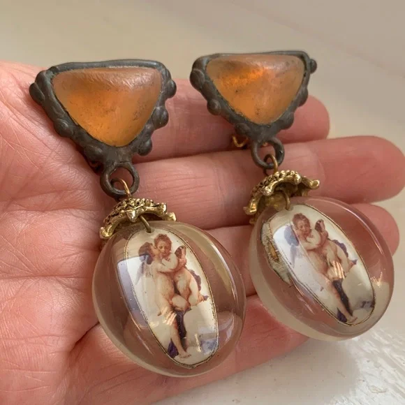 Vintage Lucite 80’s Angel Earrings long big chunky artisan clip on lightweight - Picture 3 of 11